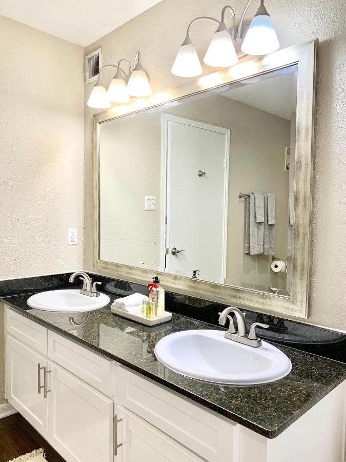 Spacious 2BR&2BA Med Center APT, Free parking&shuttle Houston Exterior foto
